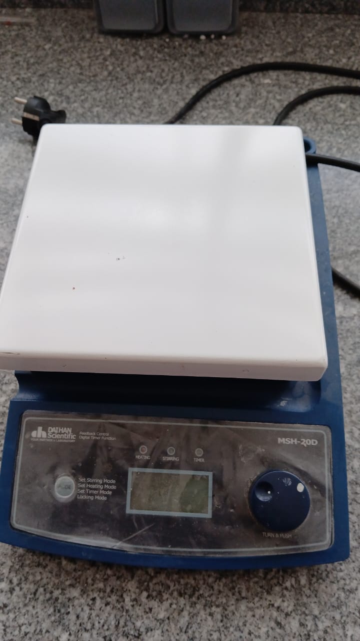 Digital Hot plate and Magnetic stirrer